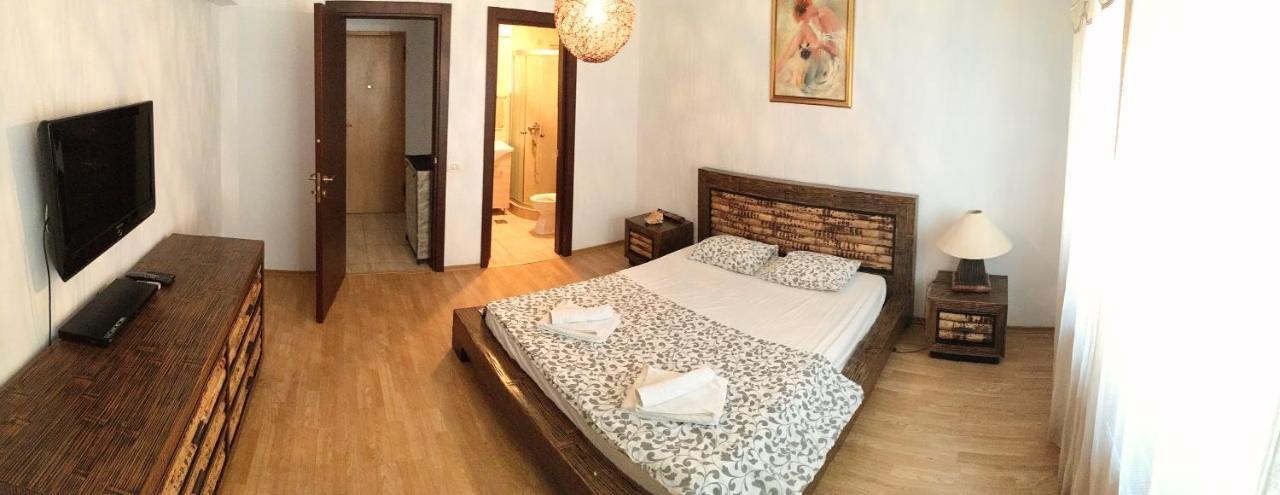 Aida's Apartment